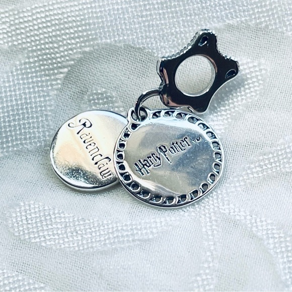 🦅 NWOT Ravenclaw Charm – Harry Potter ✨ - Picture 11 of 12